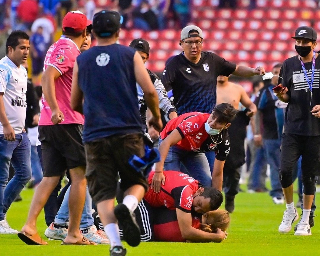 ¿Qué originó la salvaje agresión entre hinchas de Querétaro y Atlas en ...