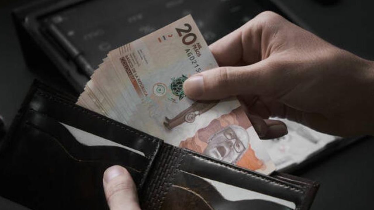 Inician conversaciones para definir salario mínimo de 2023 en Colombia -  impactonews.co