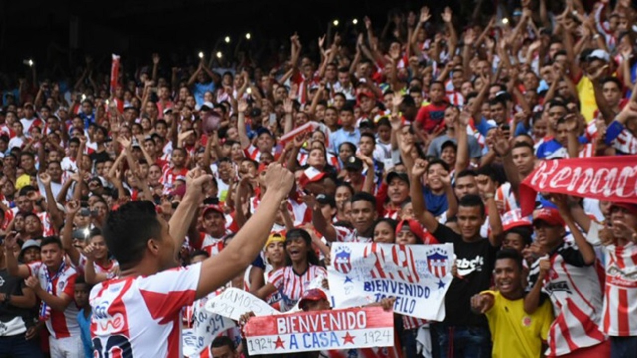 "Queremos a Teo en Junior": la protesta de hinchas junioristas que ...