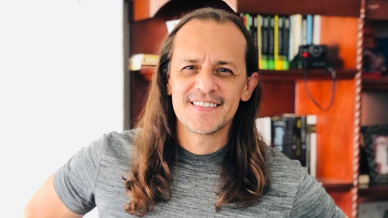 El inmigrante la historia de Luis F. Vásquez que quedó seleccionado en un concurso internacional de relatos