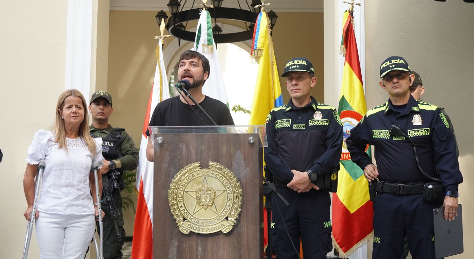 Pumarejo y policia