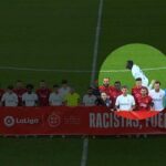 ¿Por ser Vinicius y Real Madrid?: jugador afro del Valencia no posó en pancarta contra el racismo