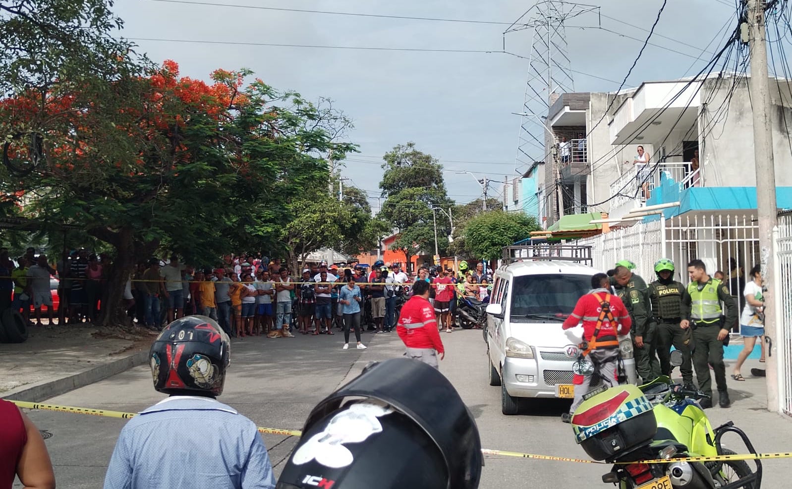 "Tres impactos de bala en el vidrio del copiloto": Atentado sicarial ...