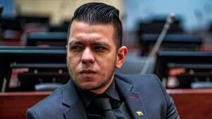 “He radicado un solicitud de investigación contra el presidente Petro”: Senador Jota Pe Hernández