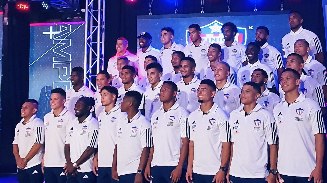 Presentación del Junior de Barranquilla 2024 "por muchas más alegrías