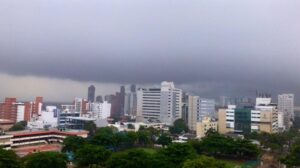 Distrito lanza alerta y pide extremar precauciones por lluvias con tormentas eléctricas en Barranquilla