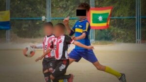 “Tiene la edad de 10 años y está dentro del rango de la categoría”: madre de niño futbolista