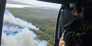 Autoridades del Atlántico brindan apoyo ante emergencia por incendios en la Isla de Salamanca