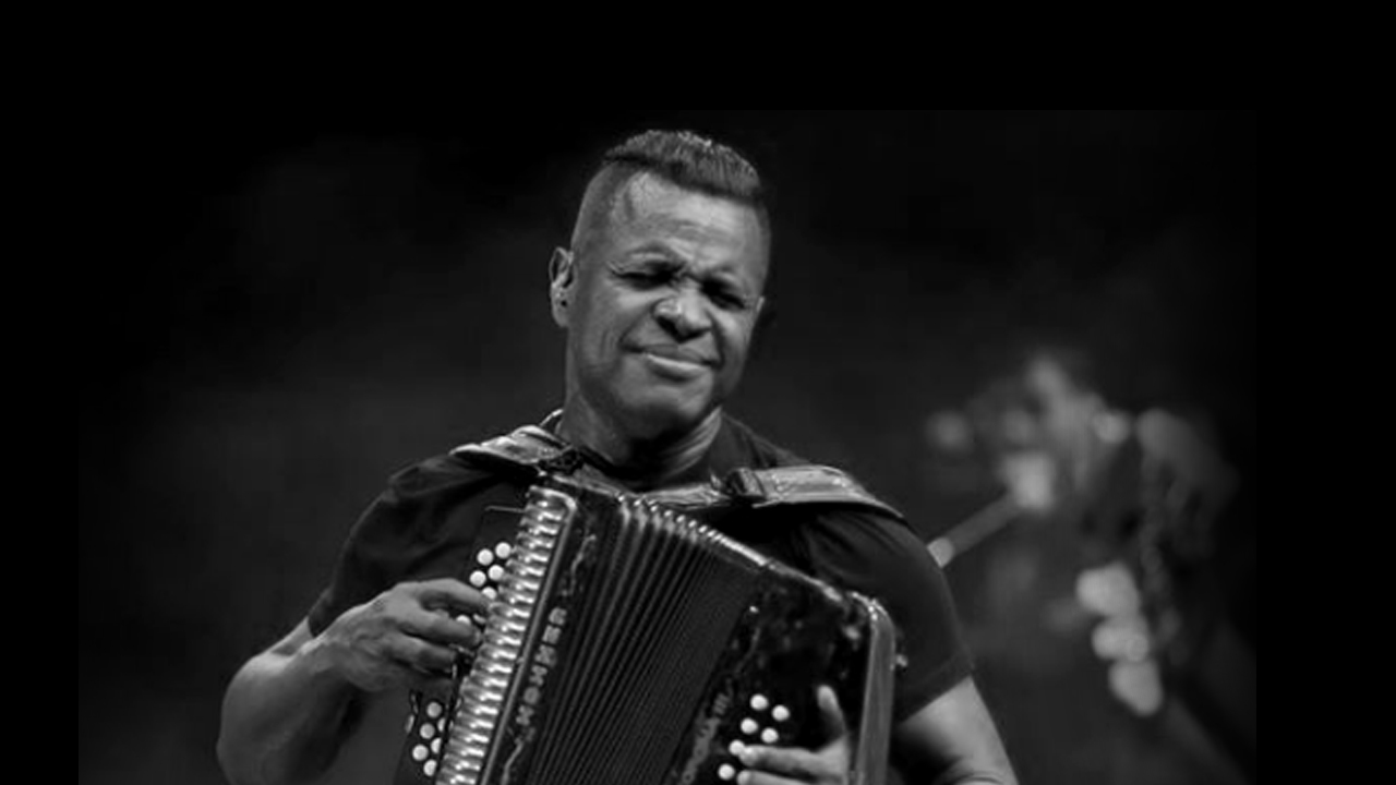 Vallenato Singer Omar Geles Hospitalized in Miami Due to Severe Chest