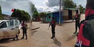 “Con fusiles y ante los ojos de la gente”: denuncian patrullajes ilegales del ELN en Pelaya, Cesar