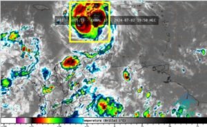 “El huracán Beryl bajó a categoría 4 y continúa su desplazamiento en el mar Caribe”: Ideam
