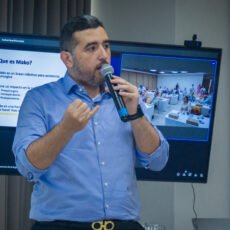 “La cirugía asistida por robótica es la opción más segura que nos brinda la tecnología en salud”: ortopedista Juan Gabriel Reátiga