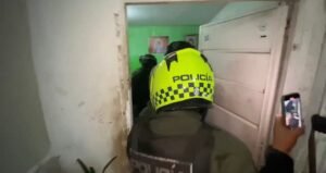 Avanza intervención de la Policía en Las Gardenias: 4 capturados y 1 aprehendido en 6 apartamentos