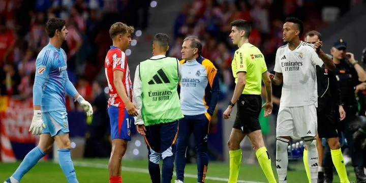 Tensión en el derbi madrileño: Atlético vs. Real Madrid fue suspendido ...