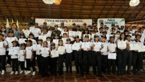 Policía Comunitaria graduó a 500 niños y adolescentes como cívicos infantiles y juveniles en el Atlántico