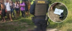 Asesinan a hombre y dejan cartel con el mensaje “extorsión” a un lado del cuerpo en La Central, Soledad