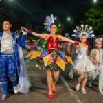 Monarquía del Carnaval de la 44 engalanó la Gran Parada de la Luz