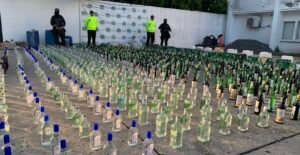 1.035 botellas de licor adulterado fueron incautadas en los barrios Las Nieves y La Paz