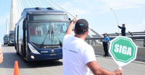 Barranquilla recibió su regalo de Niño Dios: llegaron los primeros modernos buses de Transmetro