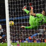 Newcastle venció al Aston Villa en el ‘Boxing Day’ de la Premier: al mejor arquero del mundo, Dibu, le encajaron tres