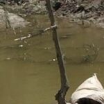Hallan cadáver dentro de un saco en el arroyo de Villa San Carlos, en Barranquilla