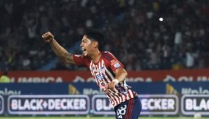 ¡Saludos al líder: Junior, tu papá! Le ganó a Alianza y se clasificó a los cuadrangulares con 5 fechas de anticipación