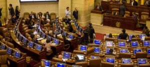 Aprobaron en primer debate proyecto para reducir el salario de congresistas: van 13 intentos en 10 años