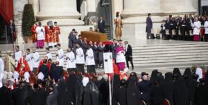 Más de 250.000 personas asistieron al funeral del papa Francisco en el Vaticano