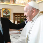“Se me fue un gran amigo. Me siento algo solo”: presidente Petro se refiere a la muerte del papa Francisco