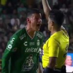 ¿Por qué a James se le está viendo irritado en el Club León?: ahora vio la roja por fuerte reclamo a referí