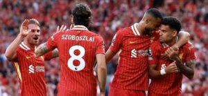 Con un gol de ‘Lucho’ Díaz, Liverpool derrotó 5-1 a Tottenham y se coronó campeón anticipado de la Premier