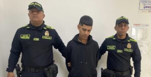 Capturado en Soledad alias el Polli, señalado de obligar a comerciantes a pagar extorsiones