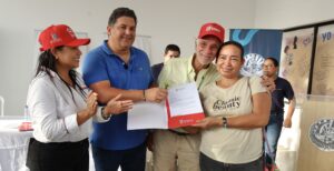 Continúa la entrega de títulos de propiedad en Baranoa: 100 familias de El Pradito y Santa Elena fueron beneficiadas