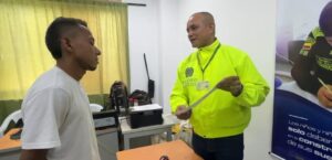 Hombre llegó a estación de Policía de Magangué para averiguar un proceso y terminó capturado