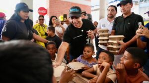 Alcalde Char inauguró comedor comunitario en el barrio La Paz: “Más bienestar para los barranquilleros”