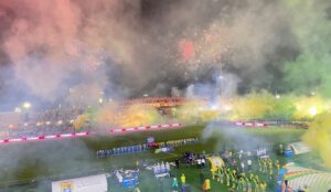 Como si fuera la final para ascender, hinchada del Real Cartagena se lució en el estadio Jaime Morón