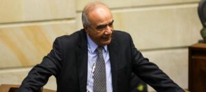 Héctor Carvajal, abogado del presidente Petro, fue elegido por el Senado como nuevo magistrado de la Corte Constitucional