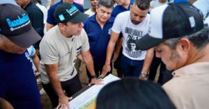 “Transformación total para Juan Mina”: alcalde Char anuncia cancha de fútbol, parque y vías en el corregimiento