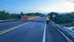 Emergencia por agrietamiento del puente entre Juan de Acosta y Santa Verónica, en la vía al mar: el colapso es inminente