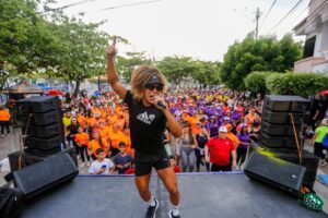 Rumbaterapia y salud: Soledad conmemoró el Día Mundial de la Hipertensión en la urbanización El Parque