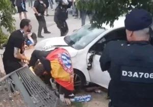 “No fue un acto terrorista”: seis personas heridas tras ser arrolladas en las afueras del estadio del Espanyol
