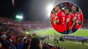 Medellín enreda su clasificación: ¿sus hinchas volverán a decir que “es por tanto jugador negro” que hay en el equipo?