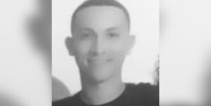 “Mi hijo corrió, corrió y me lo apuñalaron”: madre de joven asesinado en Los Rosales pide justicia