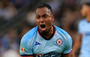 ¡Willer Ditta, todo un “káiser” en México! El cesarense fue el mejor central de la Liga MX