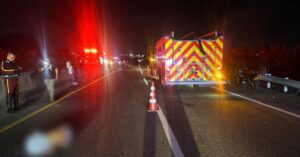 Motociclista murió en fatal accidente vial en inmediaciones de Juan Mina: otro vehículo se incendió