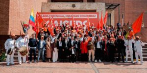 Carlos Caicedo entregó 2.6 millones de firmas a la Registraduría para avalar su candidatura presidencial