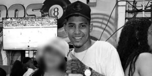 Sicarios irrumpieron en una vivienda y asesinaron a un joven mientras dormía en Ferrocarril, Soledad