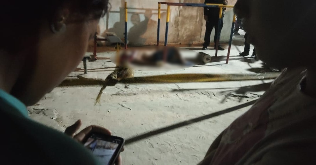 Joven fue asesinado a bala mientras hacía ejercicios en un parque de ...