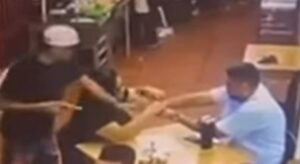 “Llegó solo por quienes tenían prendas de valor”: atraco en local de chicarrones en el barrio Los Andes