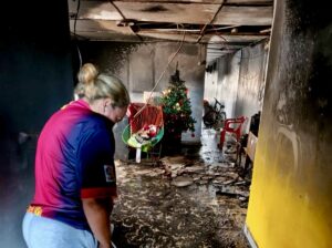 ”Lo que más nos duele es la muerte de la lora ‘Pambe’: incendio de viviendas en Nueva Granada